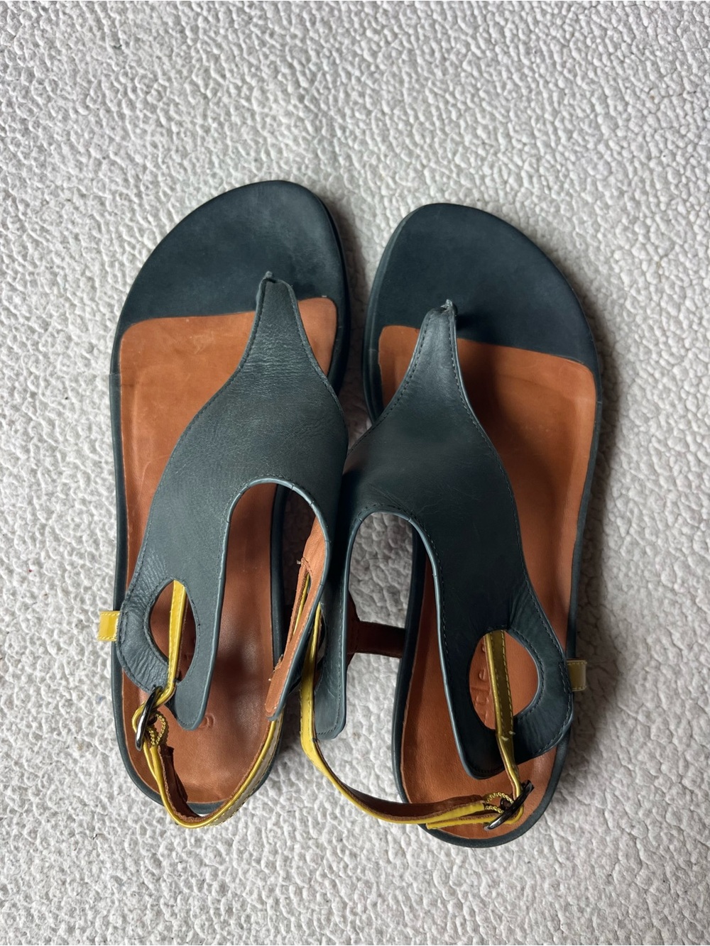 Gentle Souls Opal Leather Thong Sandals Womens 6.5